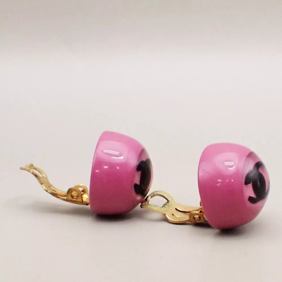 CHANEL CC Logo Button Earrings 01P Clip-On Plastic Pink GHW Vintage 33RK796 - Picture 3 of 10